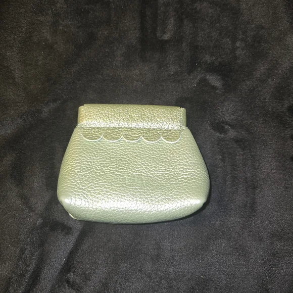 Portland Leather Penny Pouch in Beetle - Picture 1 of 3